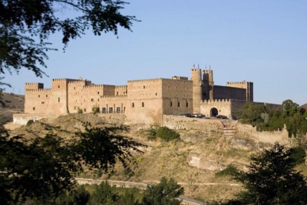 parador siguenza accommodation hunting roe deer